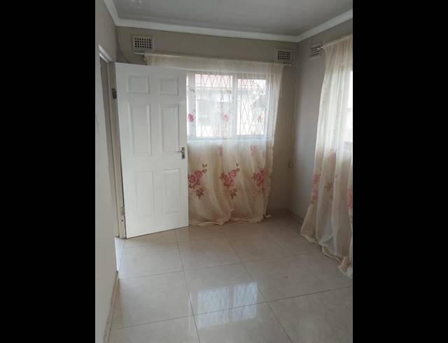 2 BEDROOM PROPERTY TO RENT IN HAVENSIDE